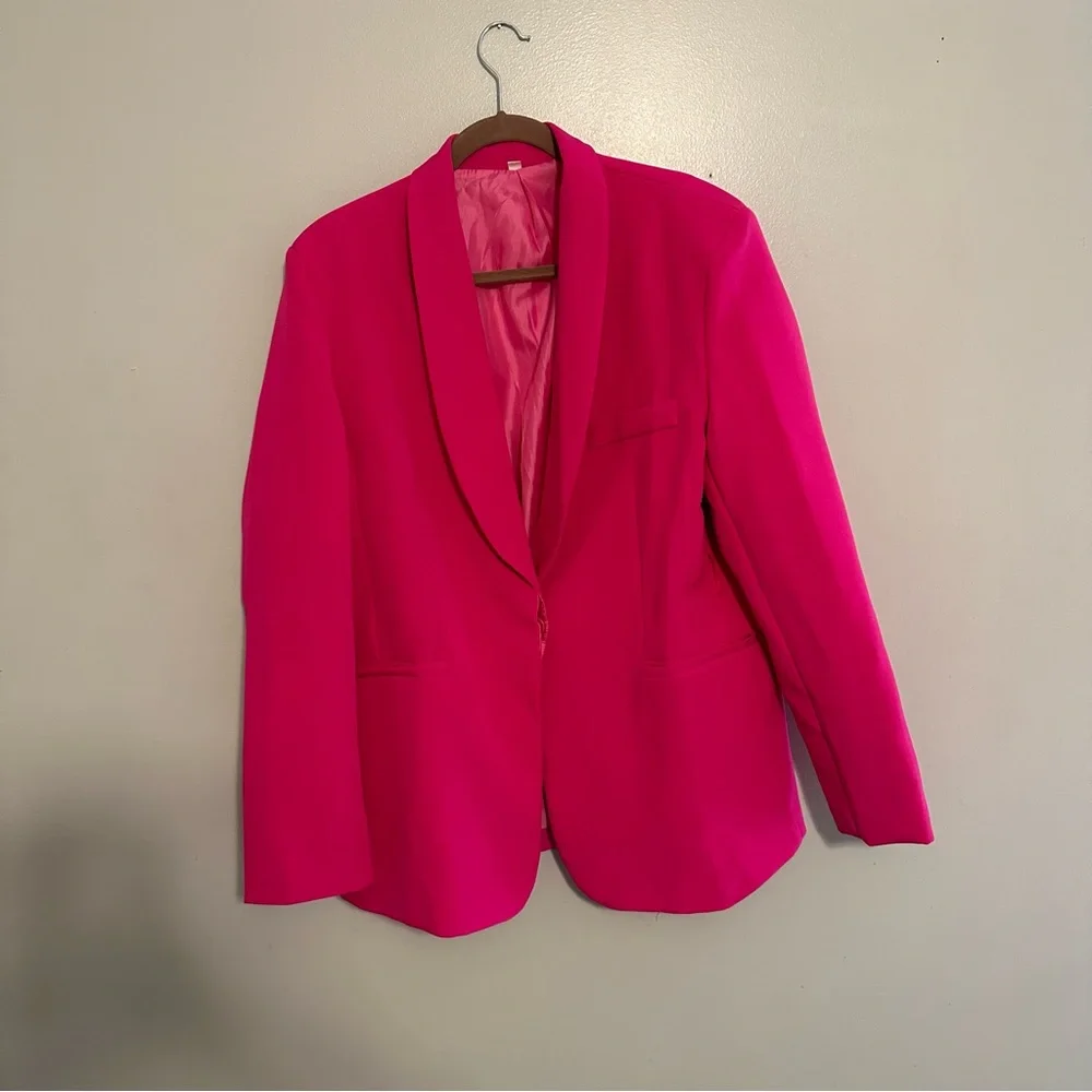 Pink Suit - Picture 2 of 11
